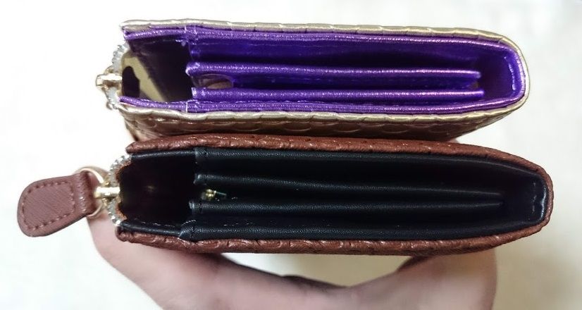 2つの財布の厚みを比べてみた状態です